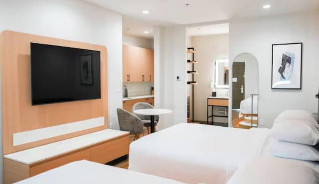 Inviting King Room w/Balcony – Explore Port A Beaches & Restaurants - 1.5 miles in Port Aransas