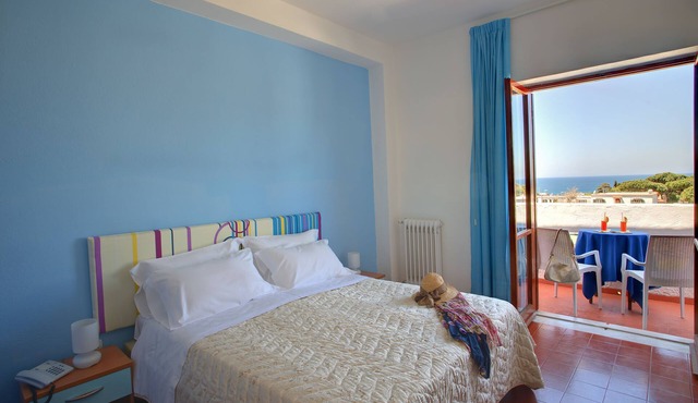 Iris Hotel in Forio