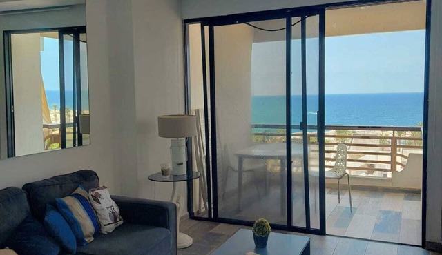 Jounieh Cozy Apartment With Sea View