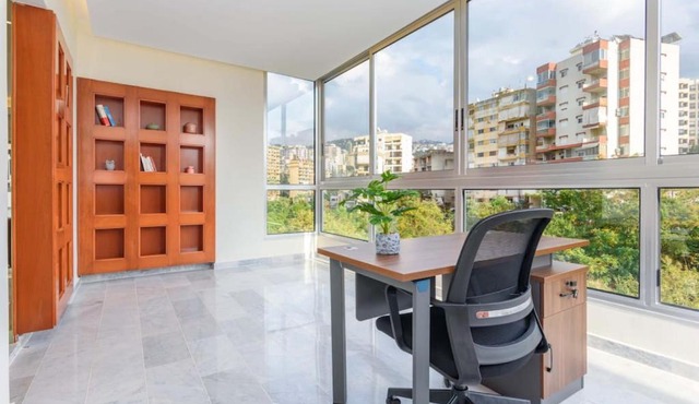 Kali - Charming 2-BR Apt & Balcony in Antelias