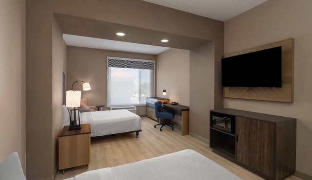 La Quinta Inn & Suites By Wyndham Tracy in Tracy