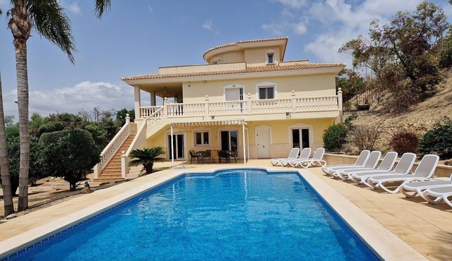 Large vacation villa with large private pool - Alicante Costa Blanca in Mutxamel