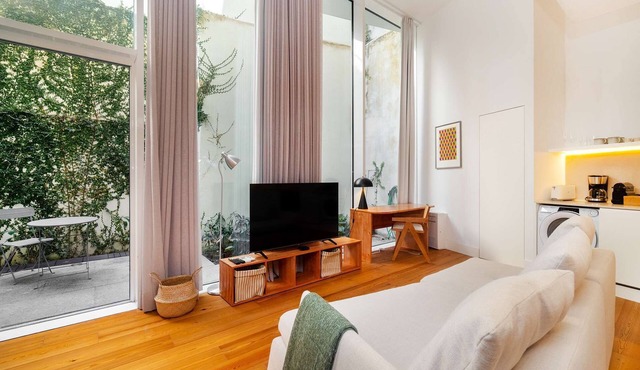 Lisbon's Elite: A Stylish & Modern Studio w/Patio