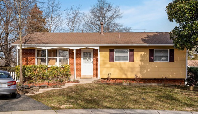 Live and Work Near DC in Adelphi