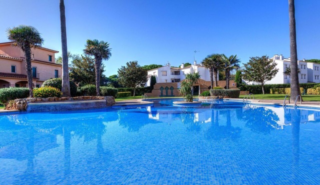 Lovely apartment for 4 people with pool, WIFI, TV and terrace