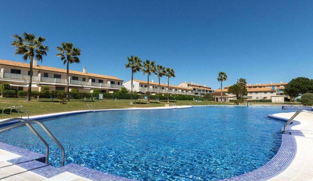 Lovely apartment for 4 people with pool, A/C, WIFI, TV, terrace and pets allowed