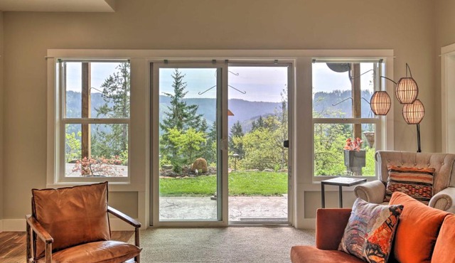 Lovely Canyon View Apartment w/Patio & Yard in Silverton