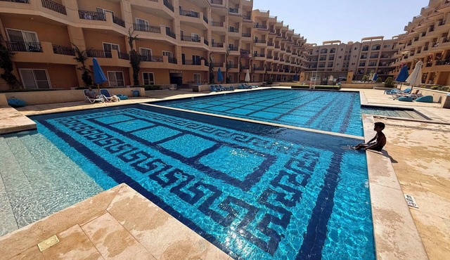Luxurious Apartment in Selena Bay - Private Beach, 5 Pools and & Kite Surfing in Hurghada 2
