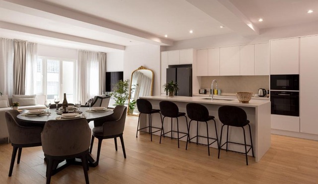 Luxury 4-Bedroom Residence in Prime Lisbon