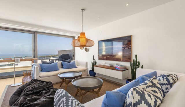 Luxury Contemporary Villa with Private Pool - 4E