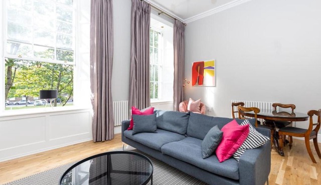 Magnificent 2 Bedroom Flat in Historic Army Barracks in Dublin