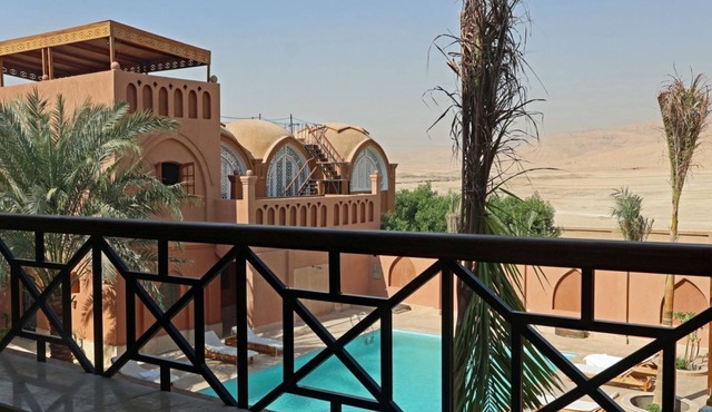 Malkata House Luxe Middle Floor Suite: Desert Views & Pool