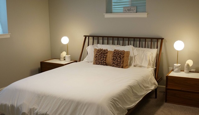 Modern 1BR Near Providence & Boeing - Fast WiFi & Work Desk in Everett