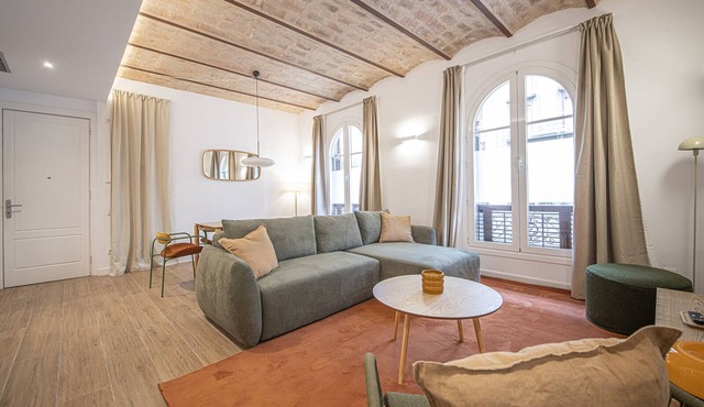 Modern 3 Bedroom Apartment in Uptown Barcelona