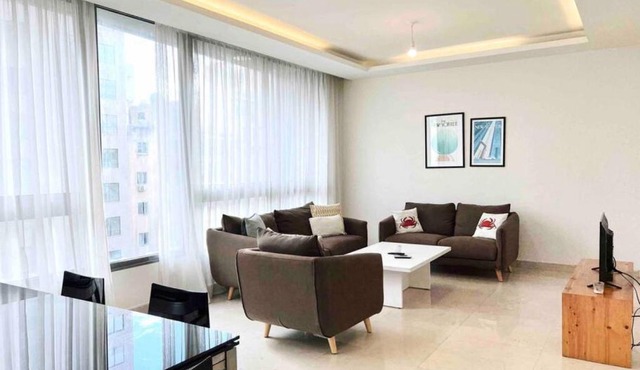 Modern 3BR Apt next to Hotel Dieu