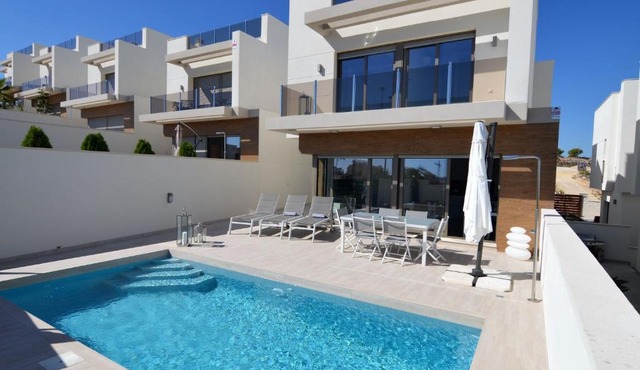 Modern Villa in Orihuela with Private Pool in Orihuela Costa