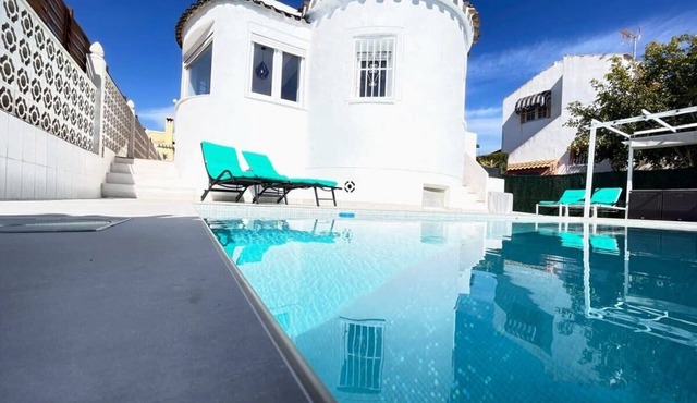 Modernized 3 Bed Villa with Pool Lf16
