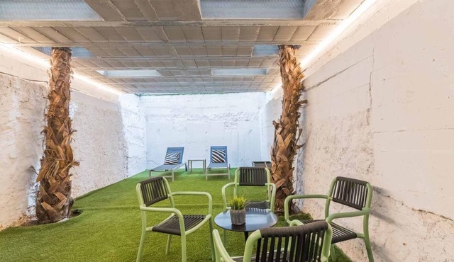 My Space Barcelona Industrial Loft with Private Terrace in Sant Gervasi for 5