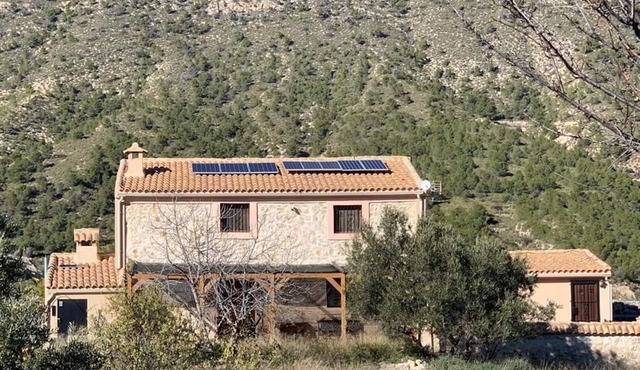Nature, peace and quiet! Free WiFi, luxury and comfort in beautiful house in Abaran