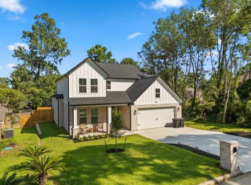 New Listing Modern Lake Conroe Oasis in Montgomery