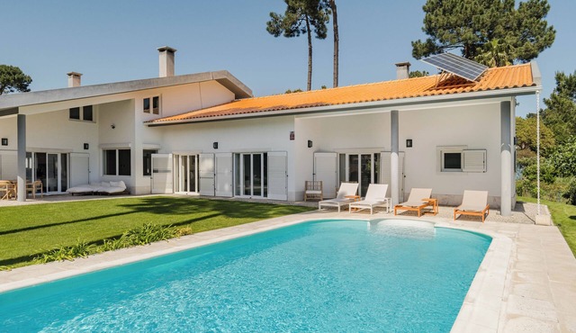 Newly Renovated Beach Villa