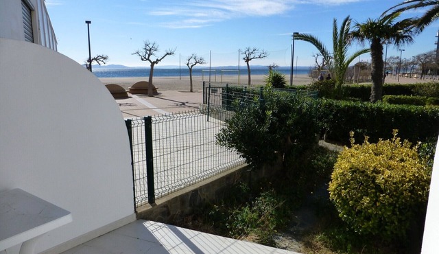 Nice apartment in front of the sea in Roses Inmosantos Oasis E3