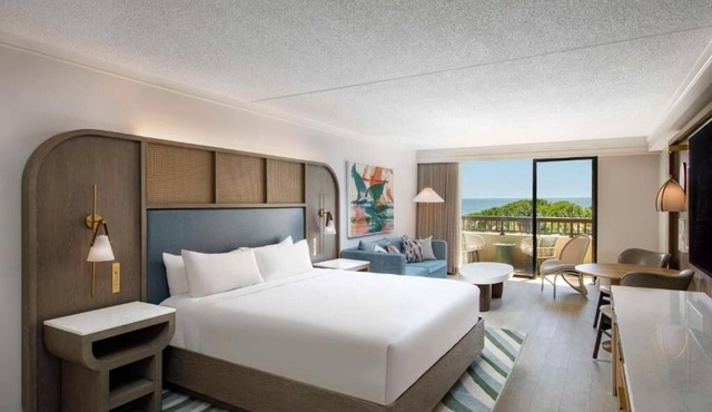 Ocean View Suite! Beachfront Location, Pools! Mini Gold & Tennis Court Onsite! in Hilton Head Island
