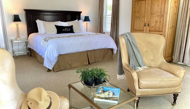 Old Village Inn - King Room in Ogunquit