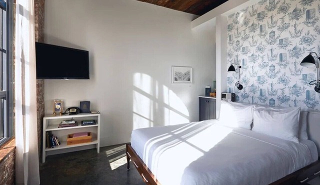 Open Layout Studio l Wythe Hotel l King Bed & Local Feel in New York