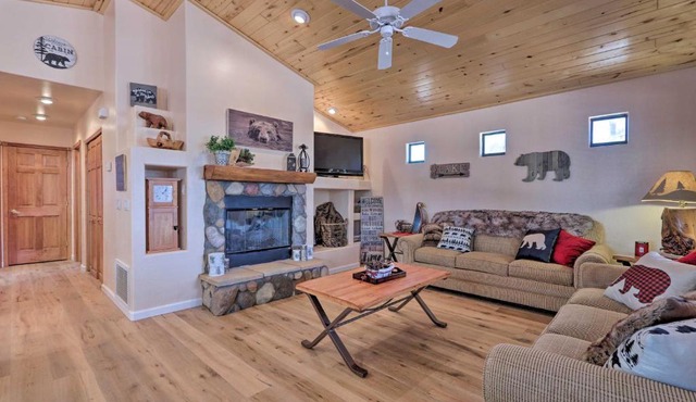 Overgaard Cabin at Bison Ranch with Grill and Deck in Overgaard