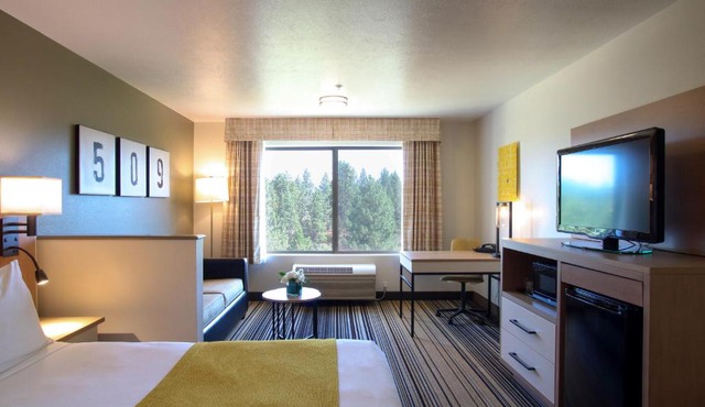 Oxford Suites Spokane Valley in Spokane Valley