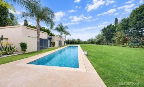 Palatial Luxury Villa Corniche