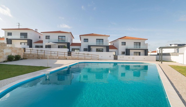 Palhanas I - T1+1 Holiday Apartment in Salir do Porto By SCH
