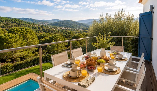 Paradise Silvia, Detached villa with private pool near Sitges in Sant Pere de Ribes