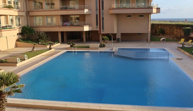 Pool and sea view accommodation 50 m sea in Ovar
