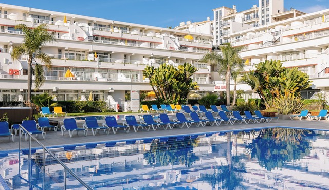 Praia da Oura Coastal Getaway! Beach at your Doorstep, Free Parking | 2 Units