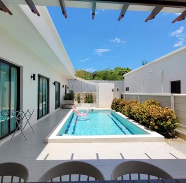 Pranatarn Pool Villa Coral Color in Hua Hin