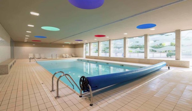 Premium Flat w/Pool, Gym & Garage by HostWise in Vila Nova de Gaia