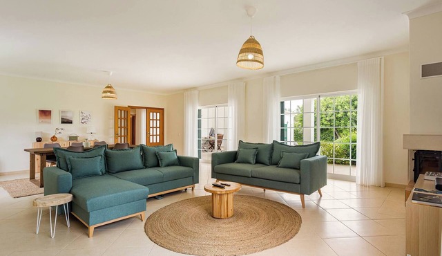 Private & Spacious Modern Villa!Garden, Pool