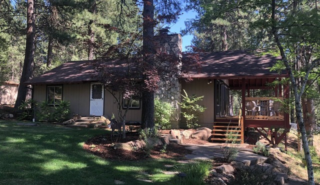 Quiet getaway on beautiful Hayden Lake. Leave the hustle and bustle behind. in Hayden Lake