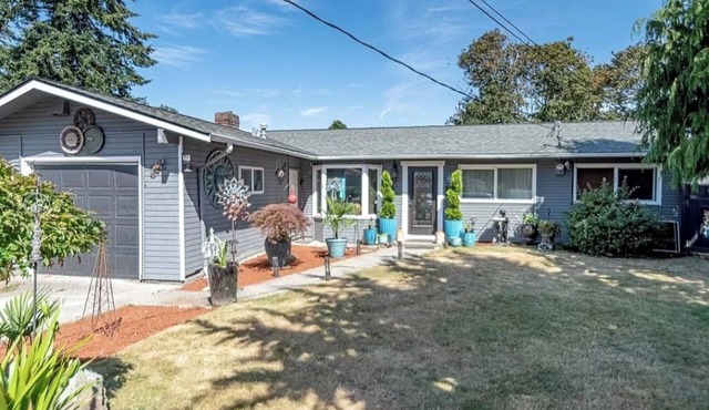 Quiet Modern Stay Near SeaTac & Hospitals in Des Moines