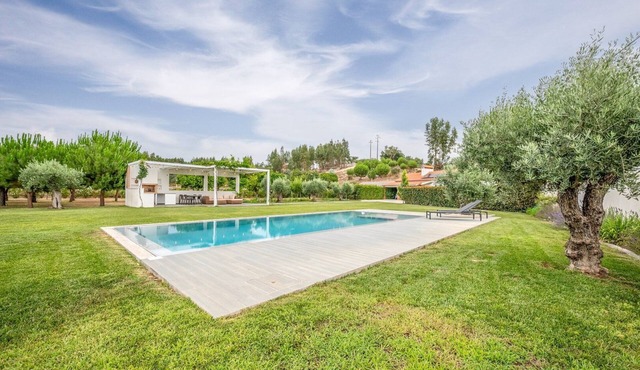 Refreshing poolside escape in Ponte de Sor in Portalegre