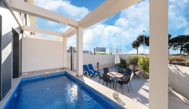 Relaxing Villa Near Carabassi