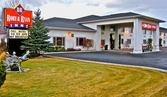 Rory & Ryan Inn in Burns