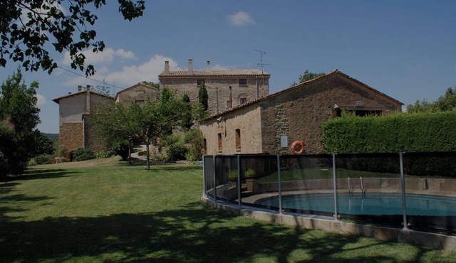 Rural apartment in a historic farmhouse with a pool and a starry sky
