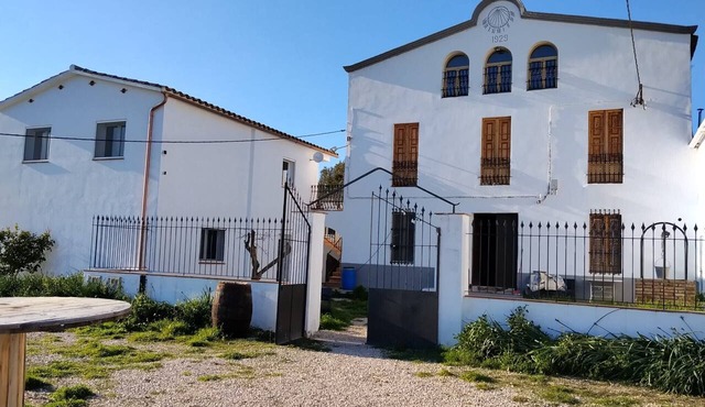 Rural house 'Maset De La Salut' with mountain views, Wi-Fi, and air conditioning