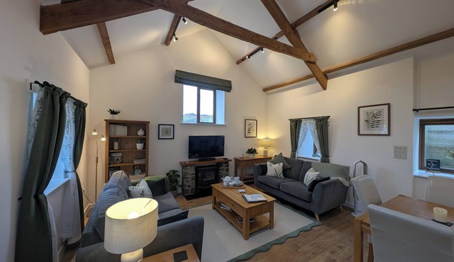 Rural retreat for 2 with private HOT TUB close to Exmoor and the Coast in Barnstaple Devon
