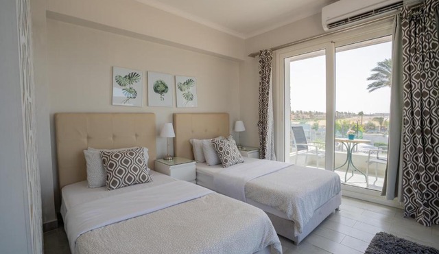 Sea Gull Marina Hotel
