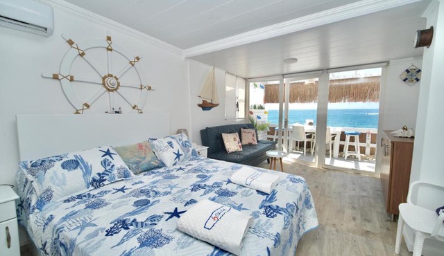 Seaside Beach Chalet in Anfeh PEARL