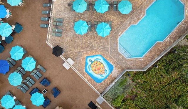 Seaside Symphony | Heated Pool + Beach Bar | 1.7 mi to Alan Shepard Beach Park in Cocoa Beach
